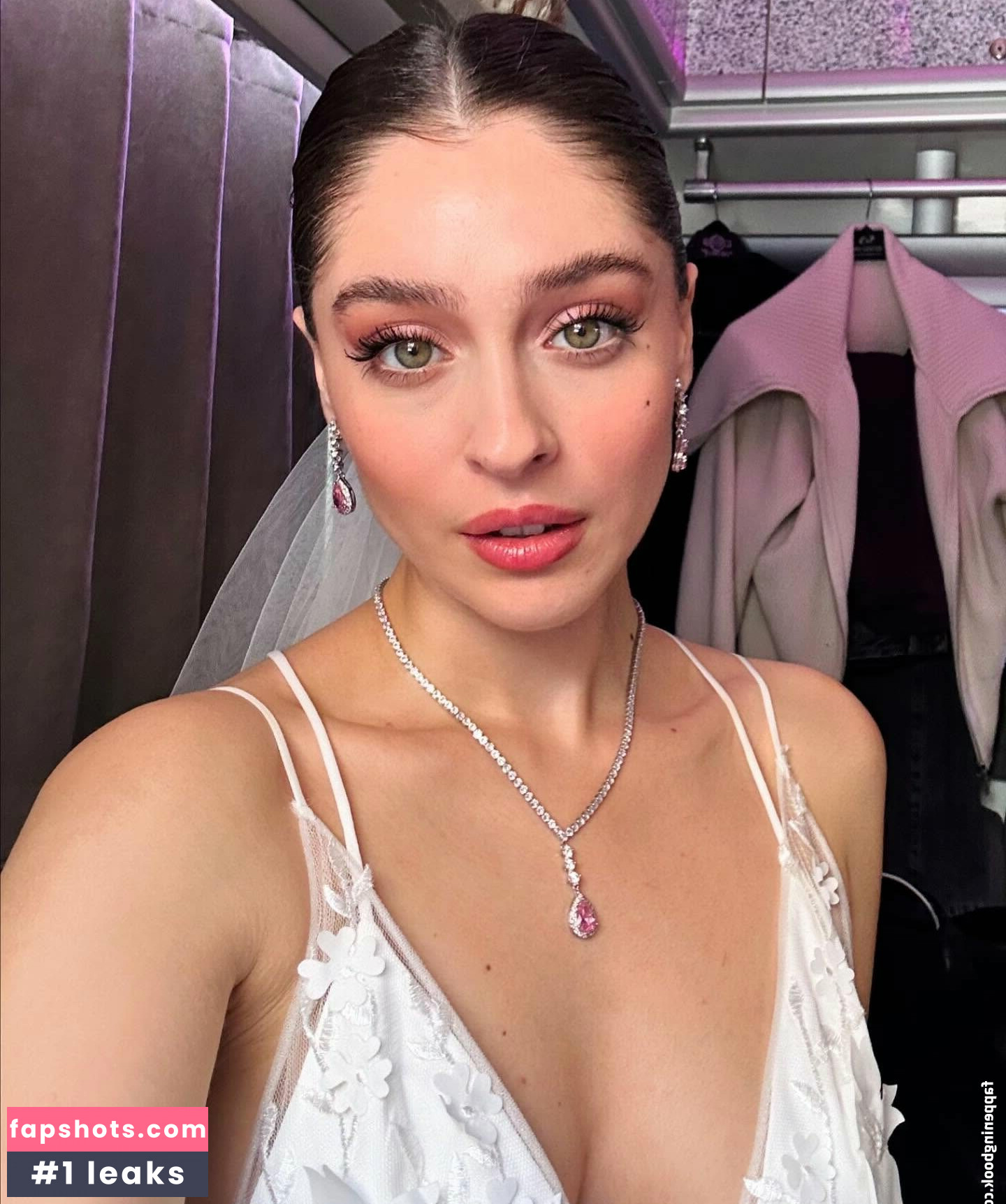 Cemre Baysel gallery photo #3