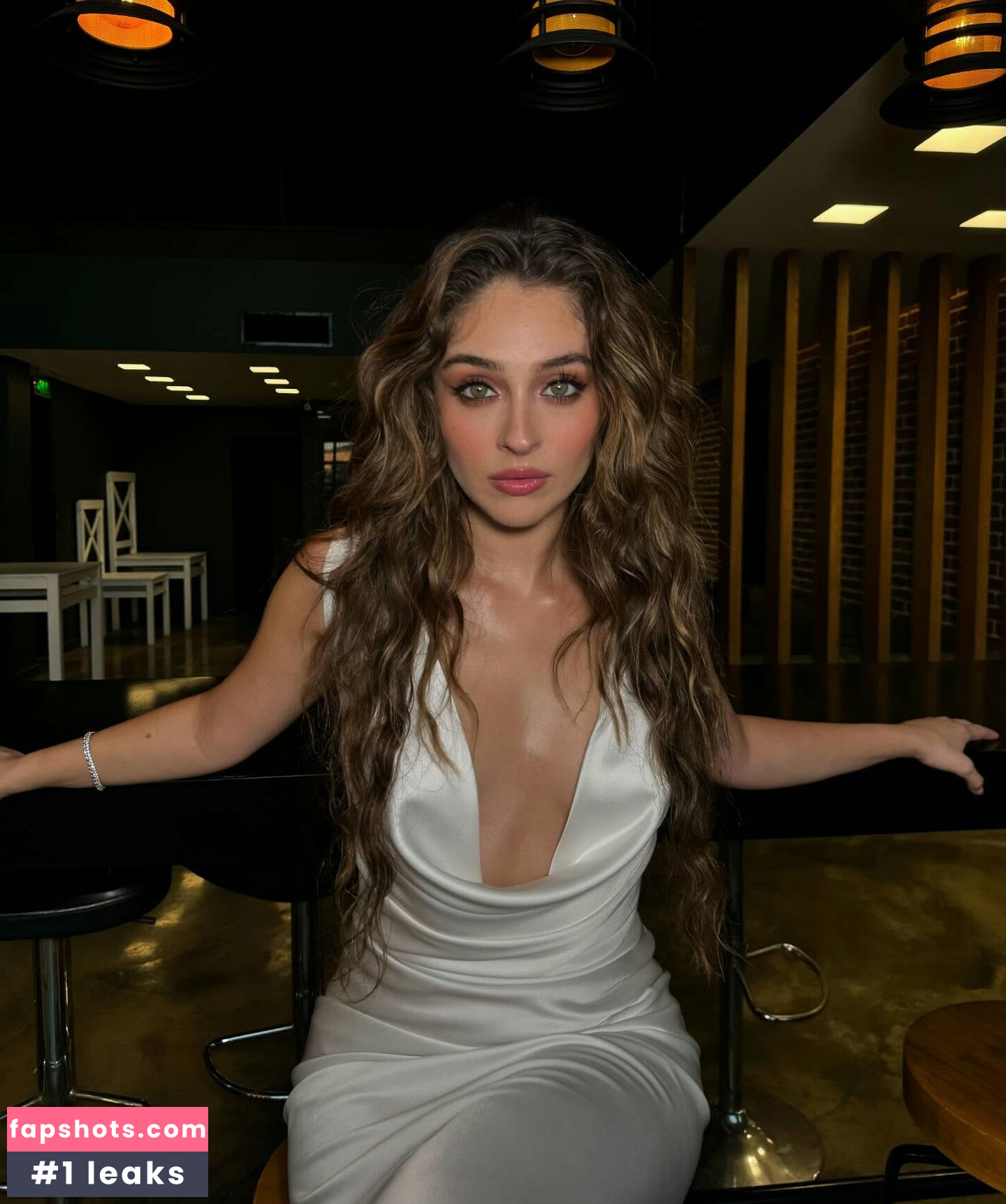 Cemre Baysel gallery photo #6