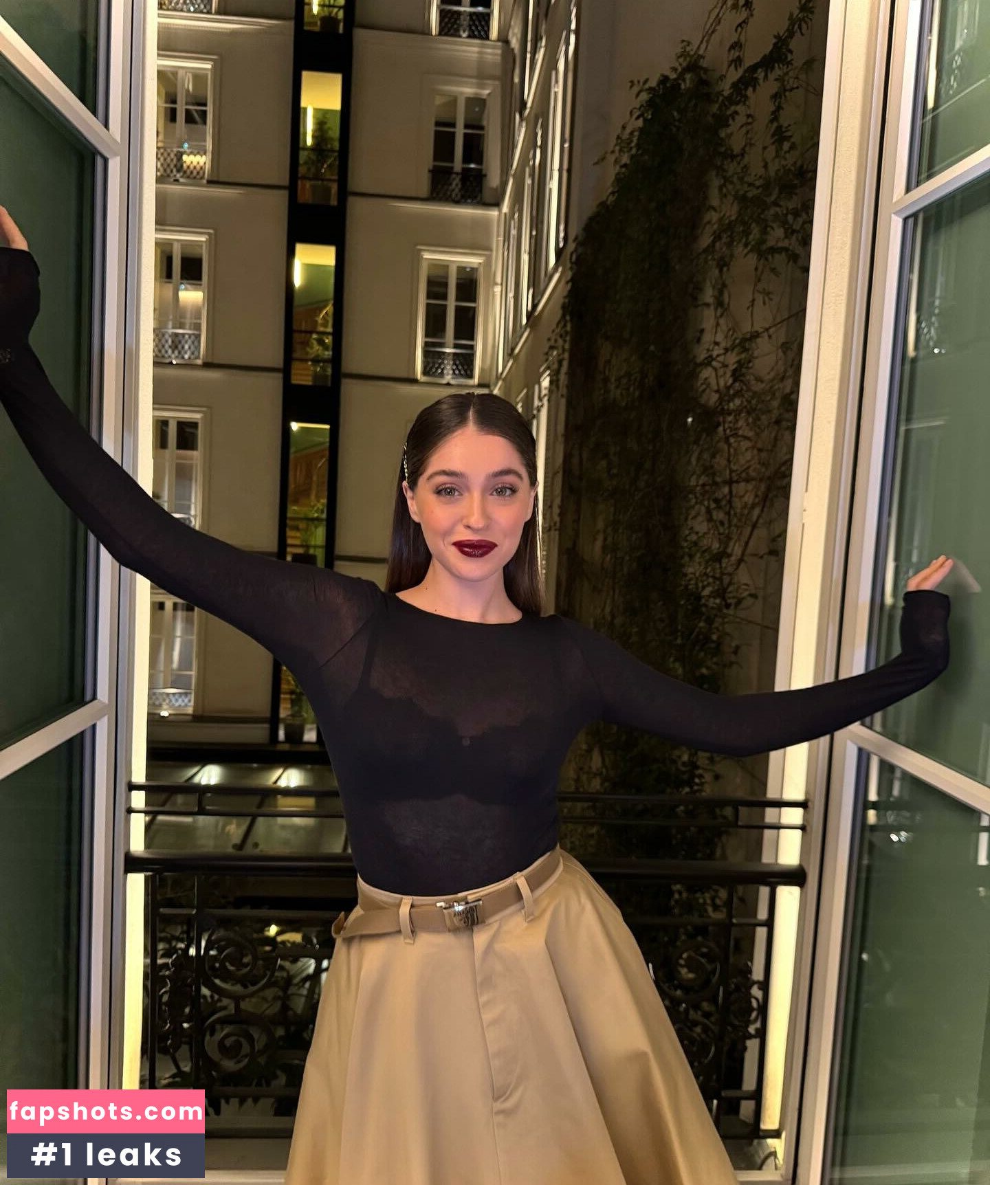 Cemre Baysel gallery photo #9