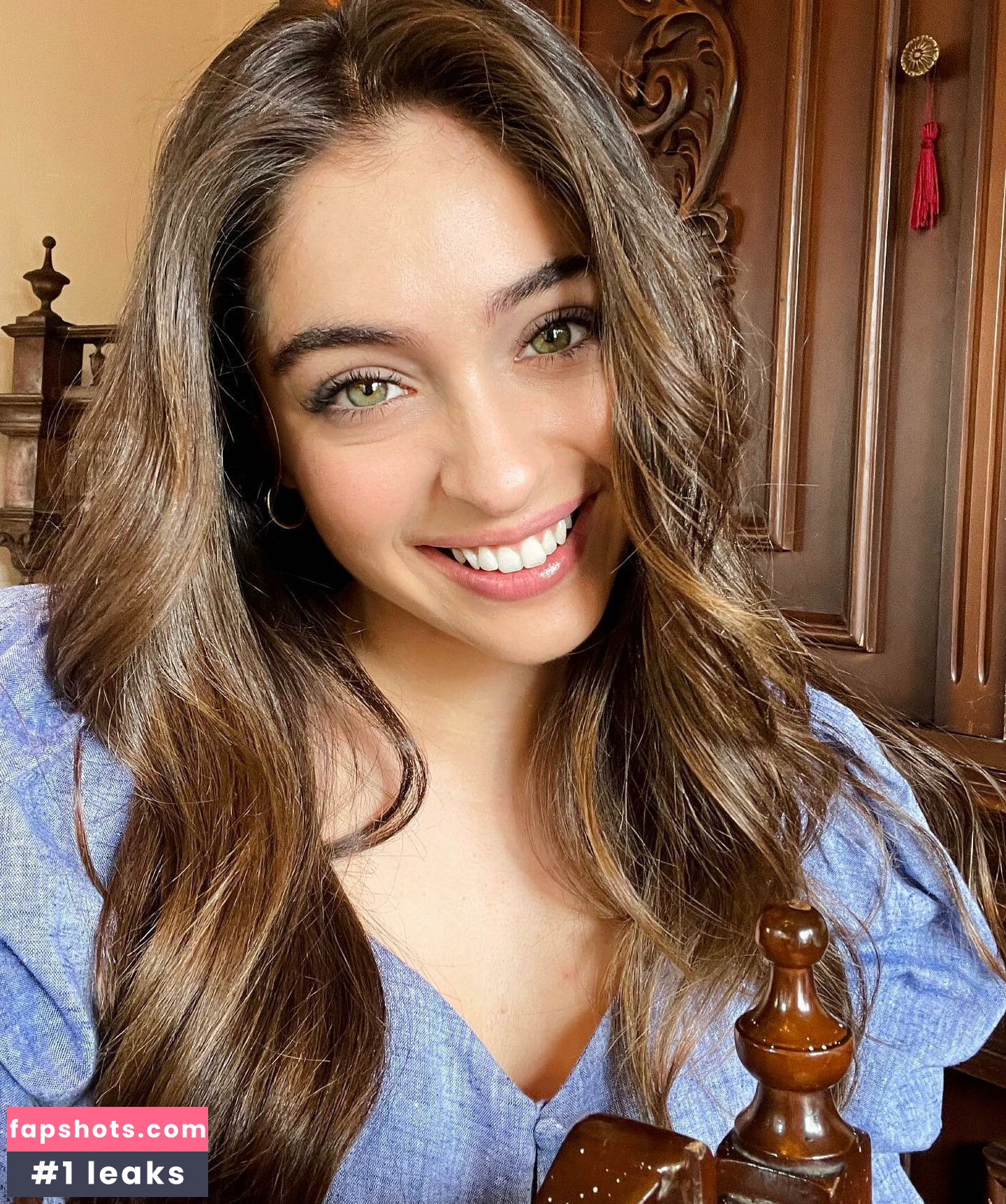 Cemre Baysel gallery photo #10