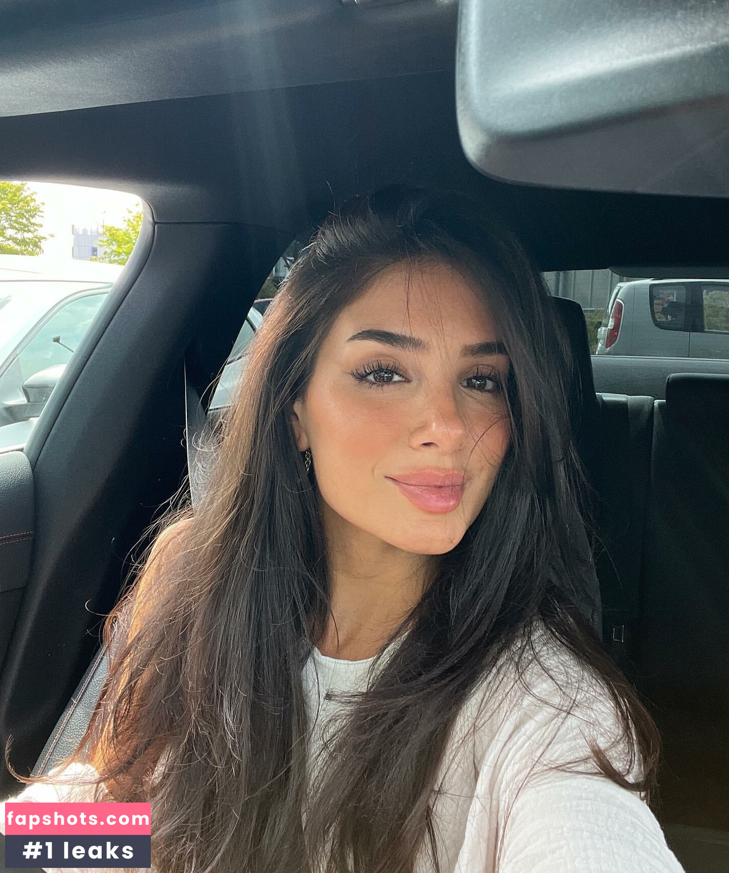 Cemre Felekoglu gallery photo #3