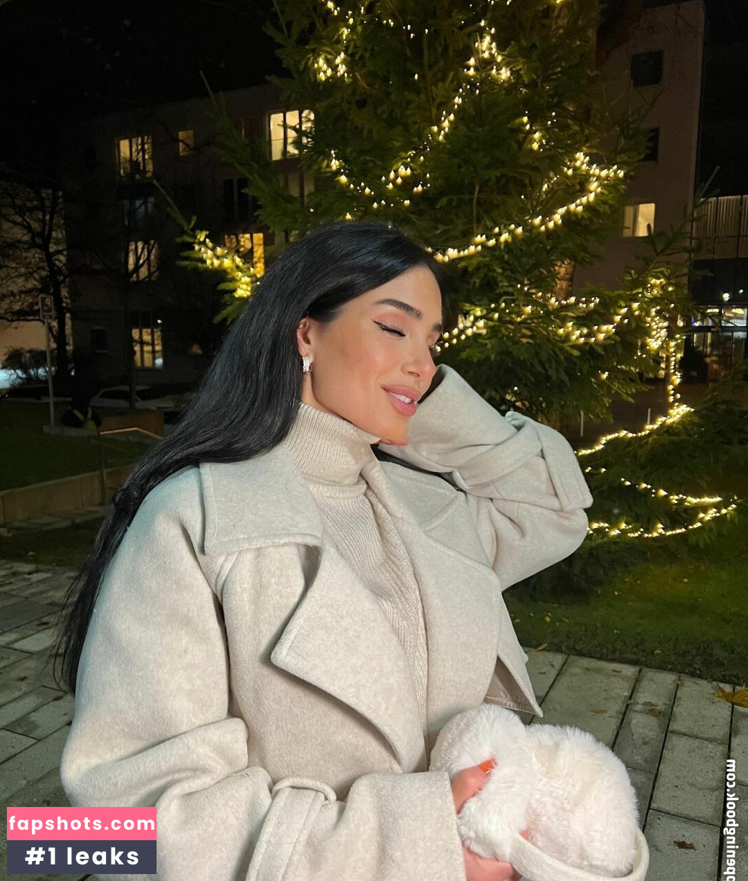 Cemre Felekoglu gallery photo #4