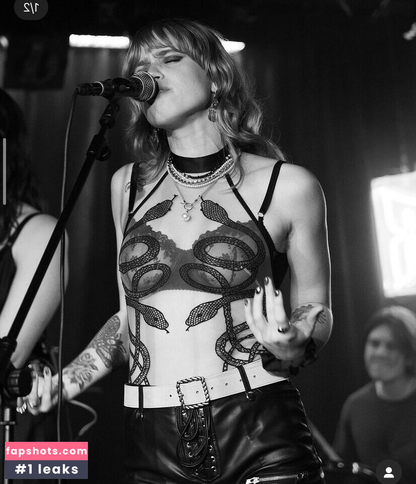 Cera Gibson nude babe gallery