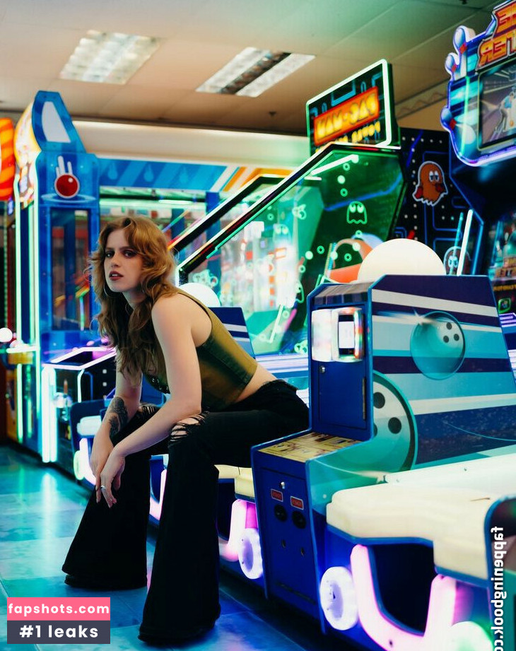 Cera Gibson gallery photo #8