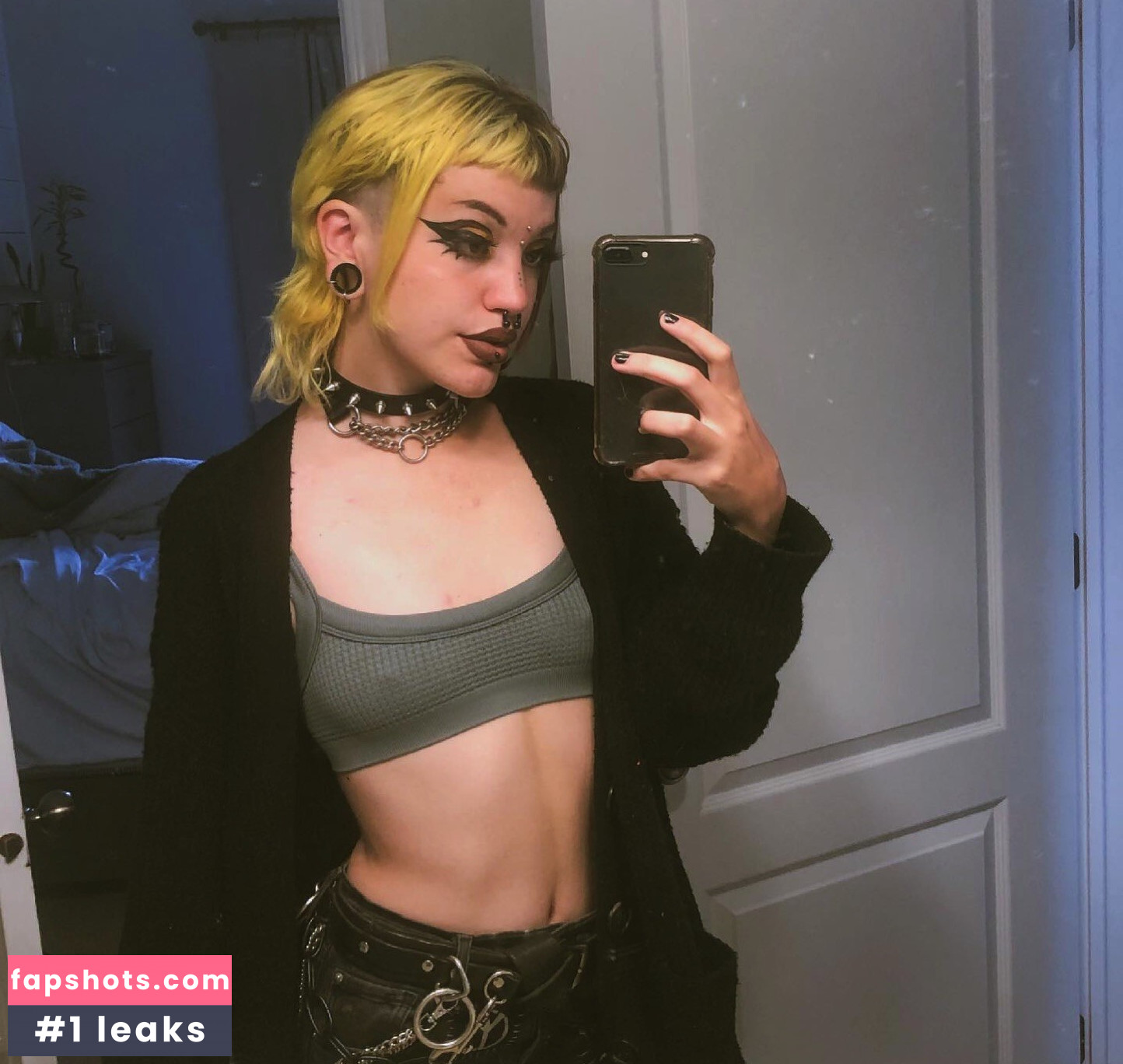 Ch0ke.Cherry gallery photo #5