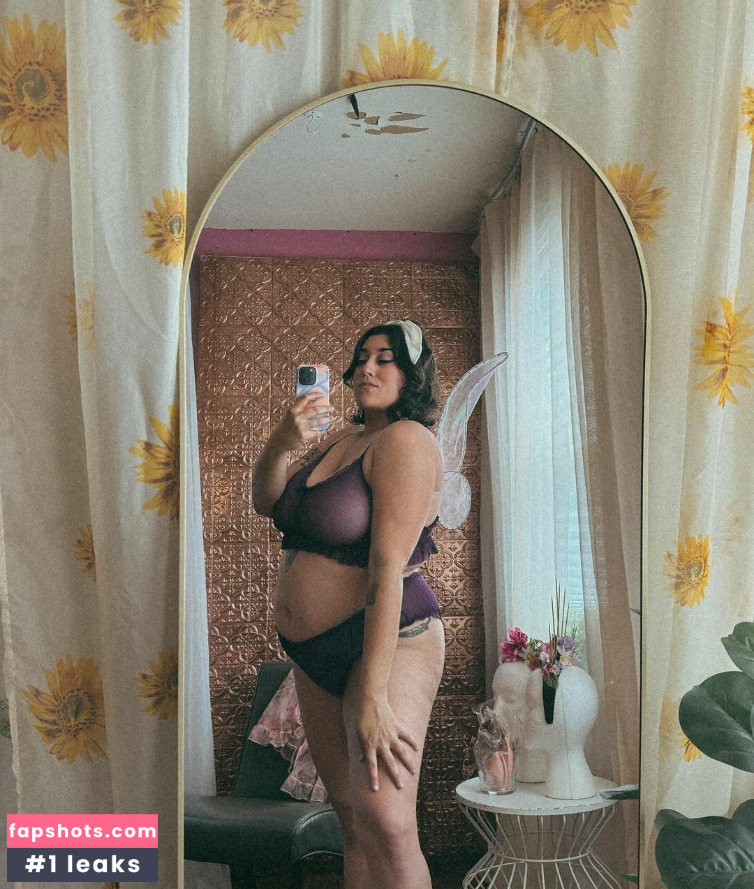 Cha Cha nude babe gallery