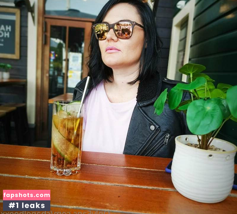 Chanel Bee gallery photo #17