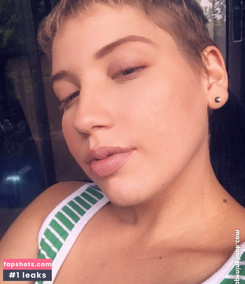 Chanel Frost gallery photo #23