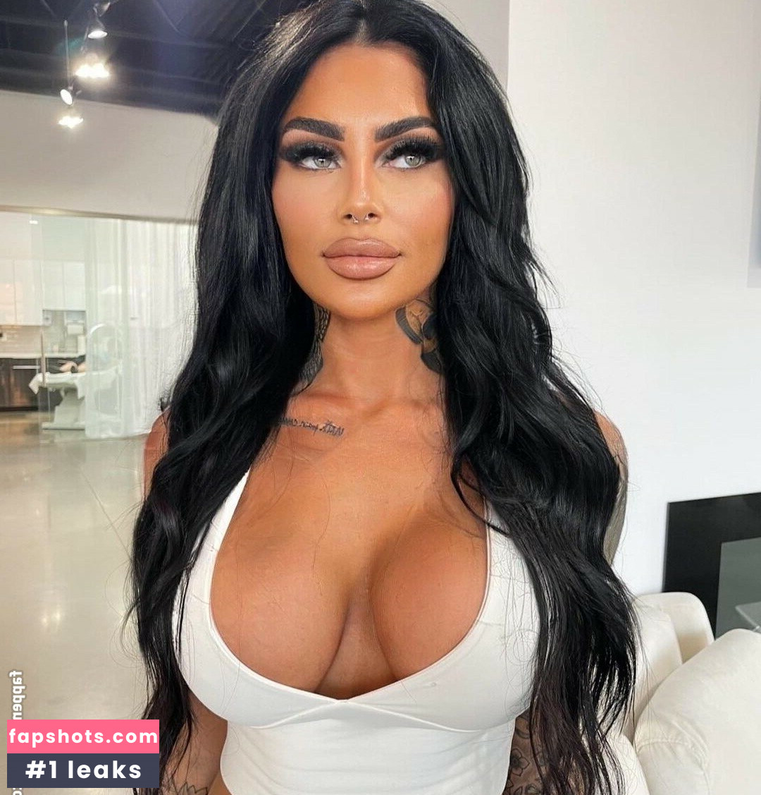 Chansey Brown gallery photo #2