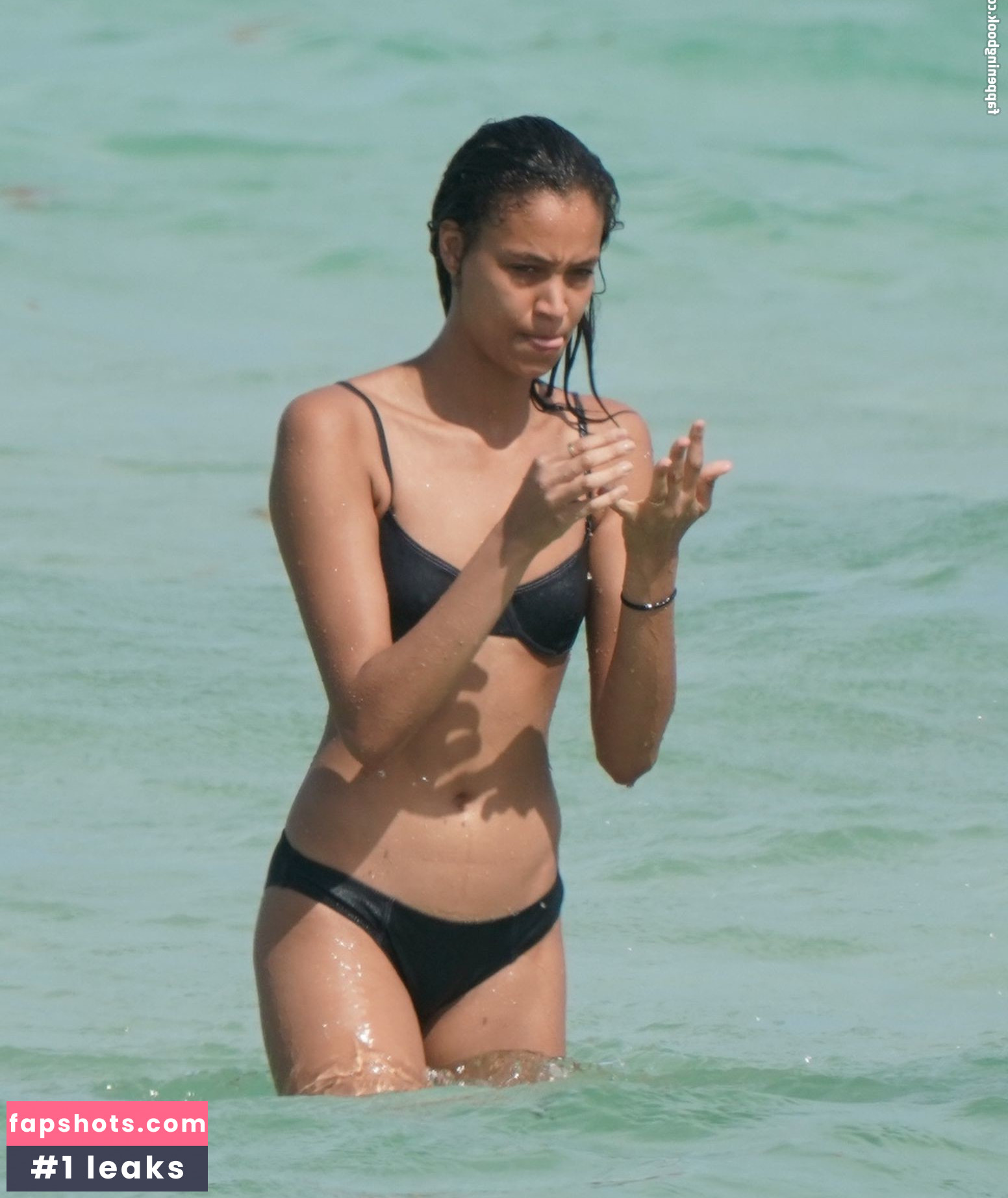 Chantal Monaghan gallery photo #13