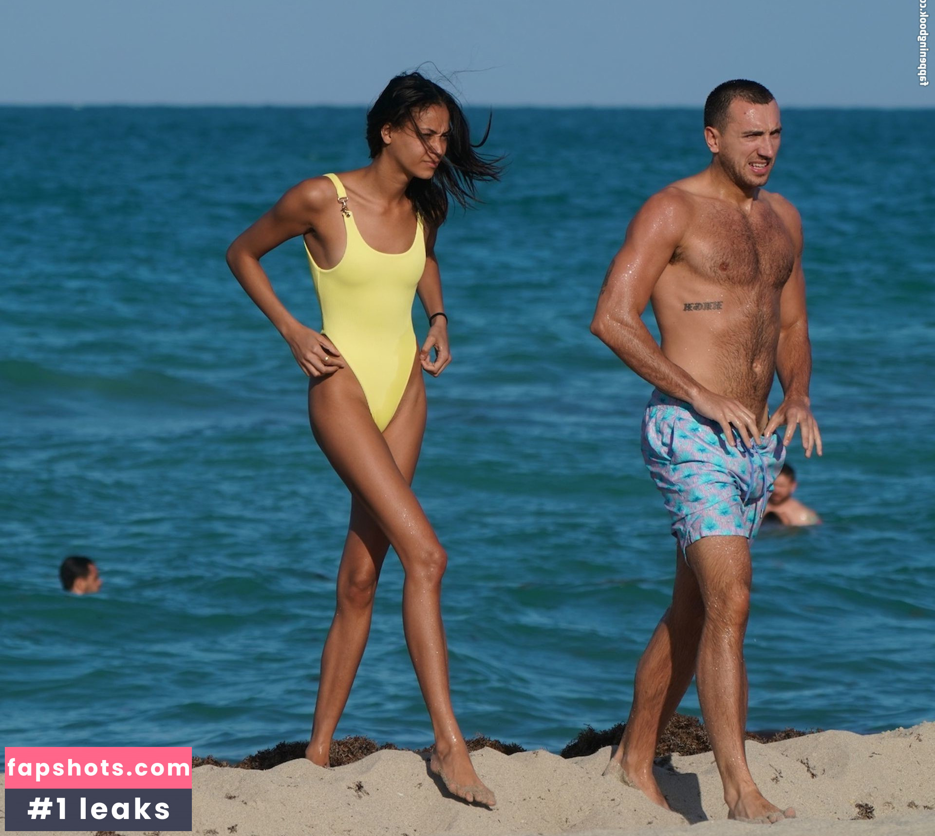 Chantal Monaghan gallery photo #19