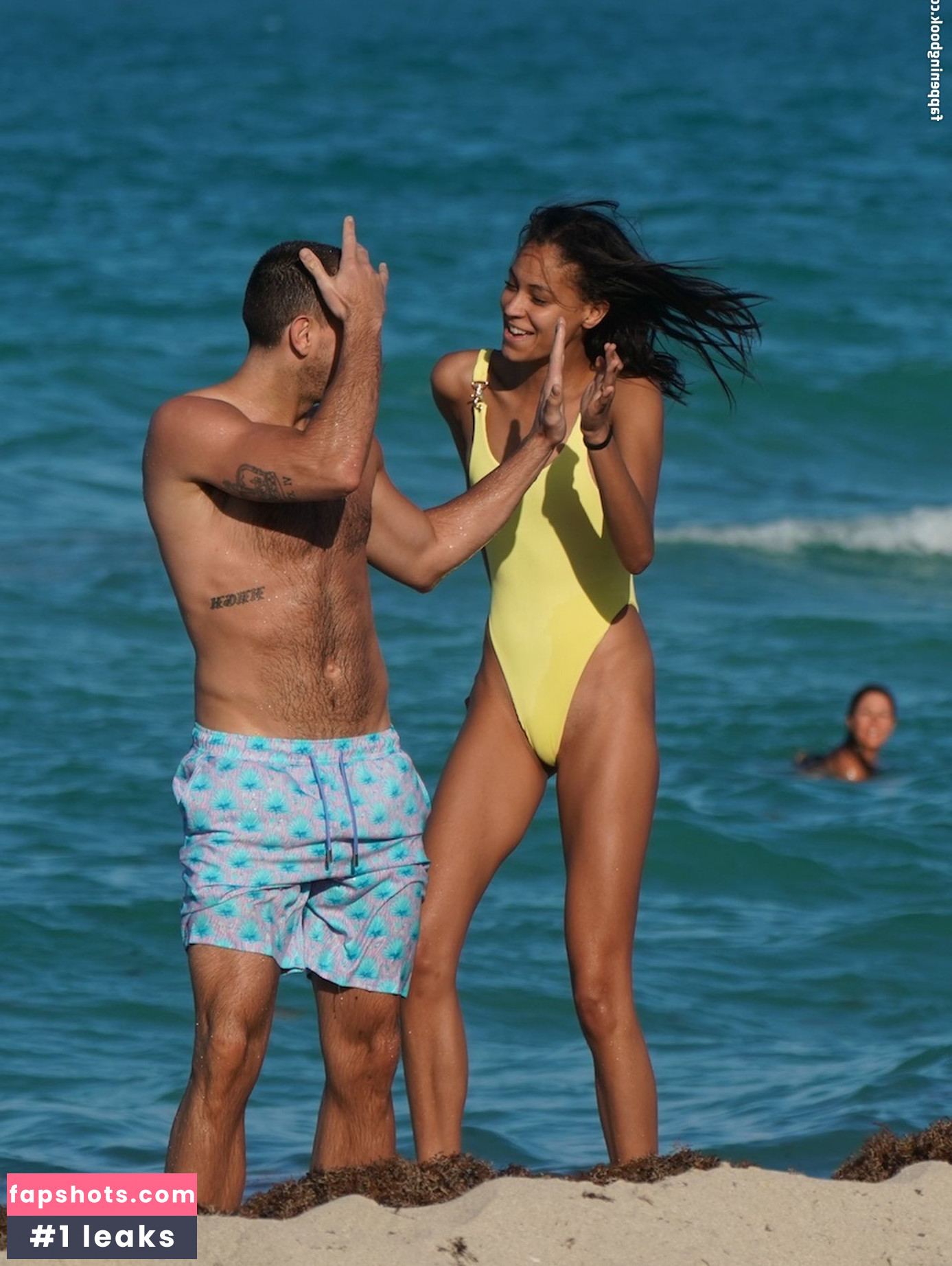 Chantal Monaghan gallery photo #24