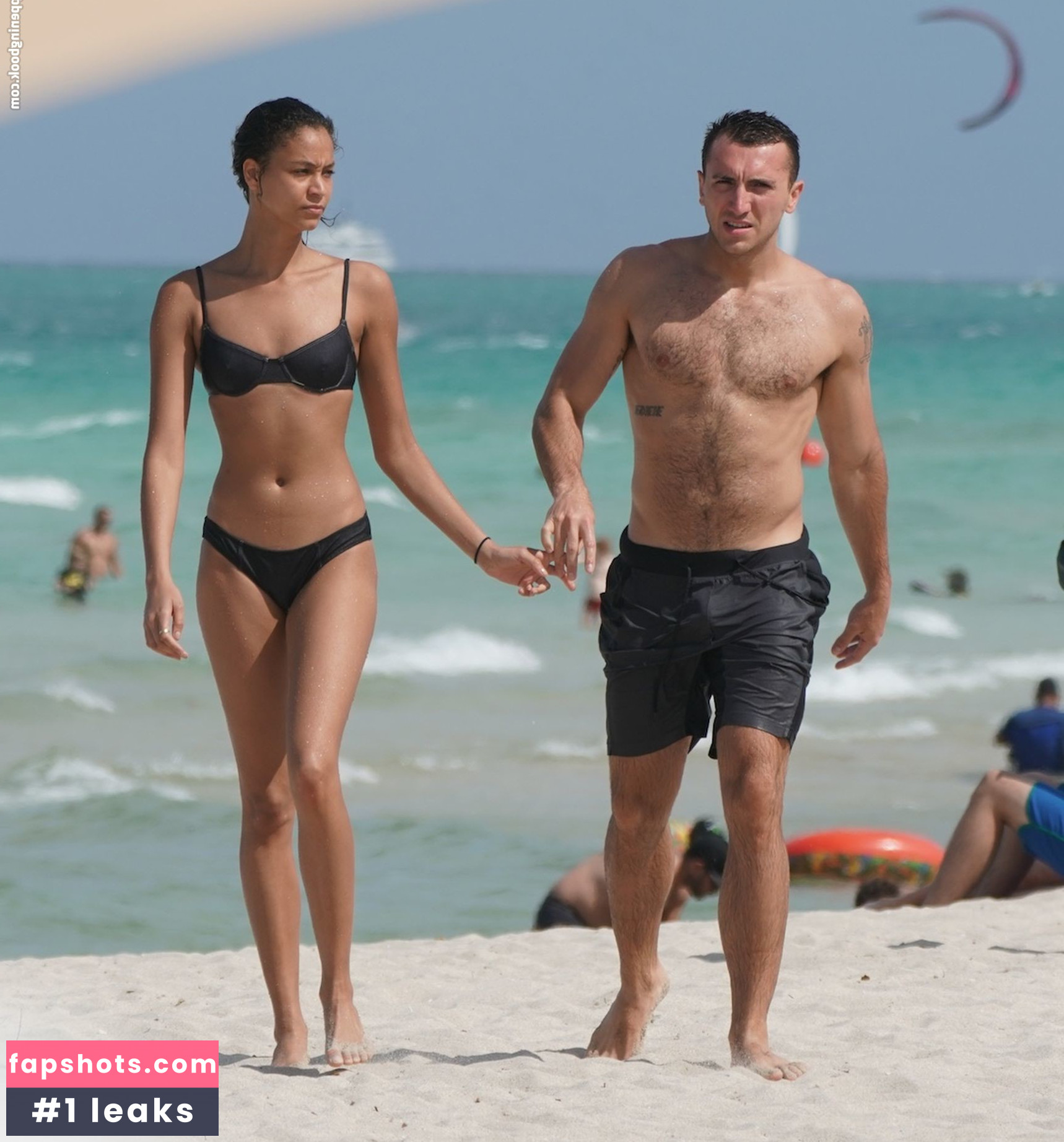 Chantal Monaghan gallery photo #4