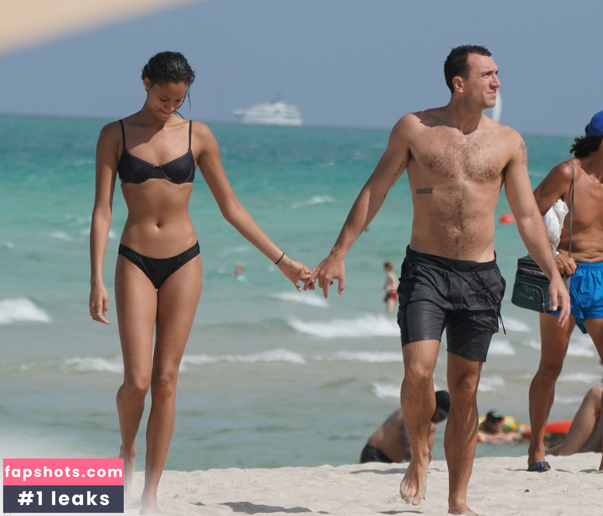 Chantal Monaghan gallery photo #5