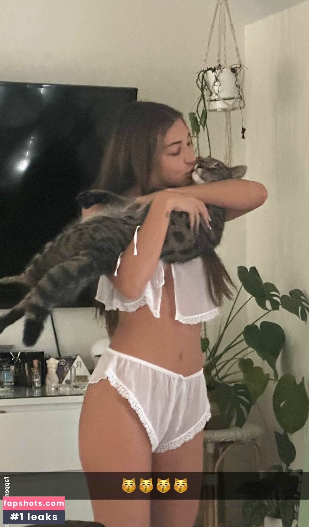 Chantel Jeffries gallery photo #983