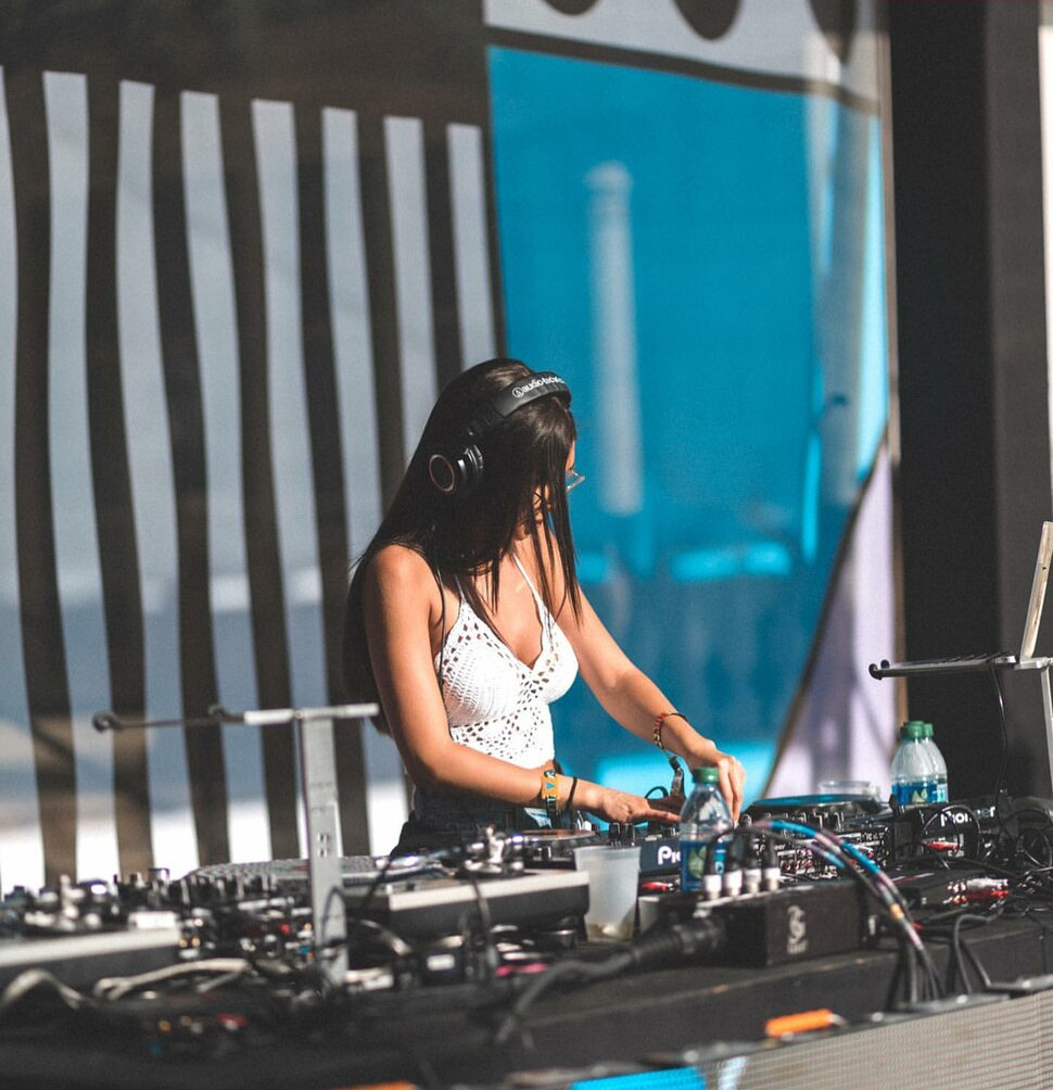 chantel-jeffries gallery photo #804