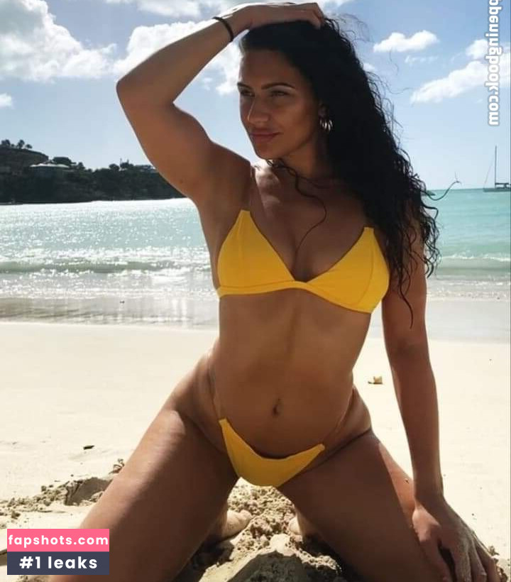 Chantelle Winter gallery photo #5