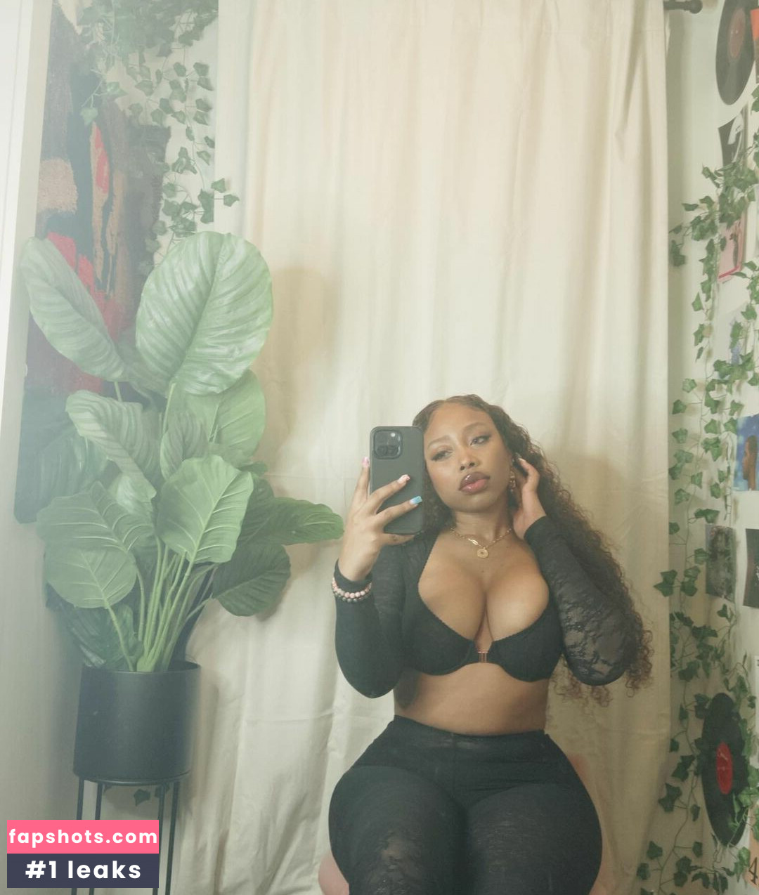 Chaotic Allure nude babe gallery