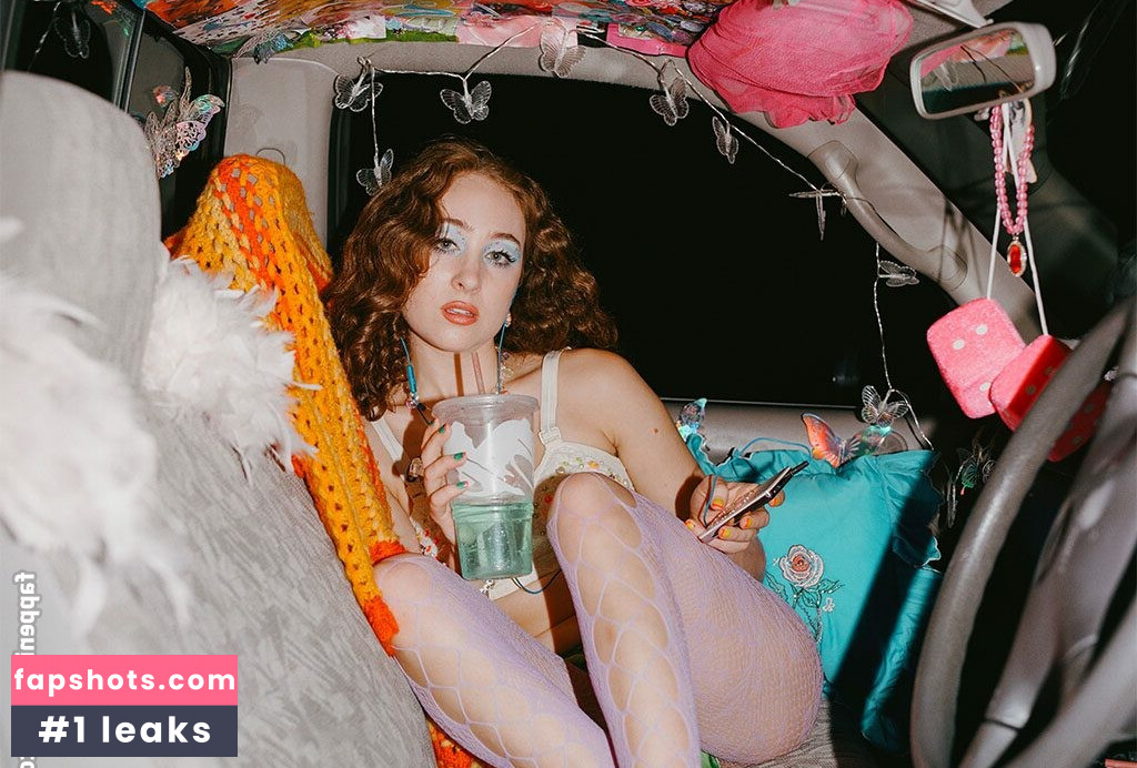 Chappel Roan gallery photo #4