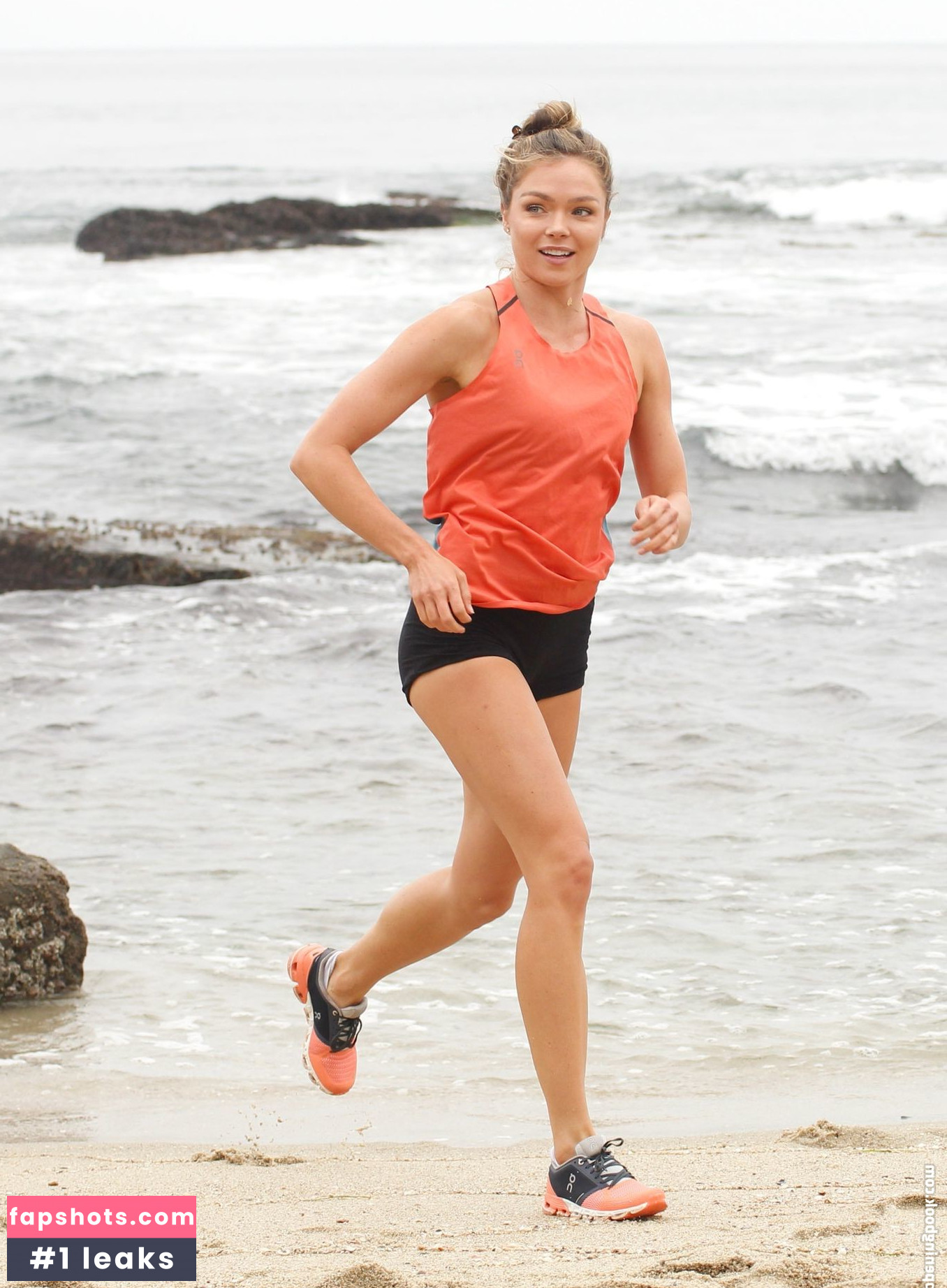 Chari Hawkins gallery photo #17