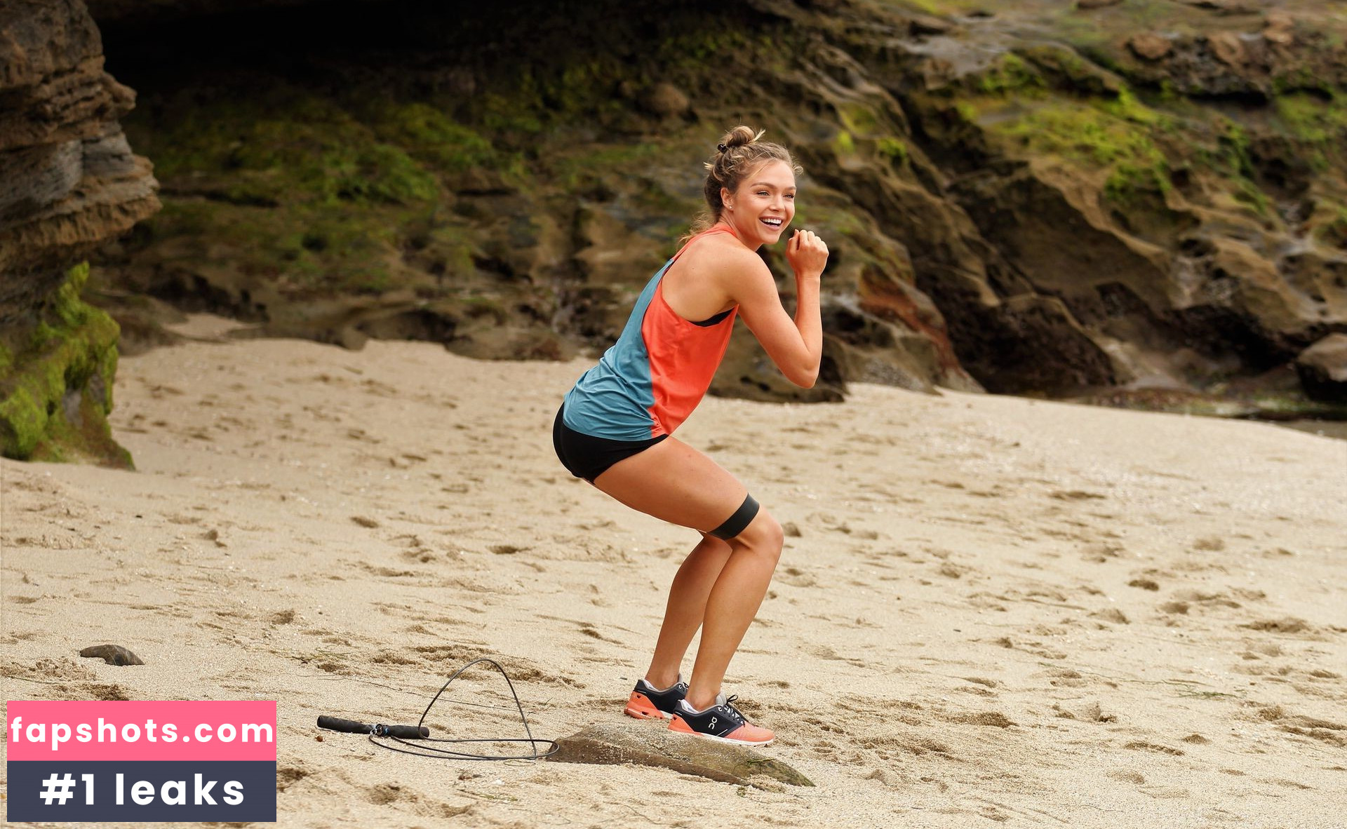 Chari Hawkins gallery photo #28