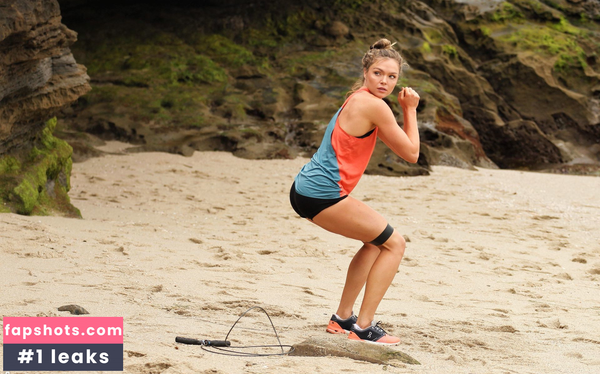 Chari Hawkins gallery photo #29