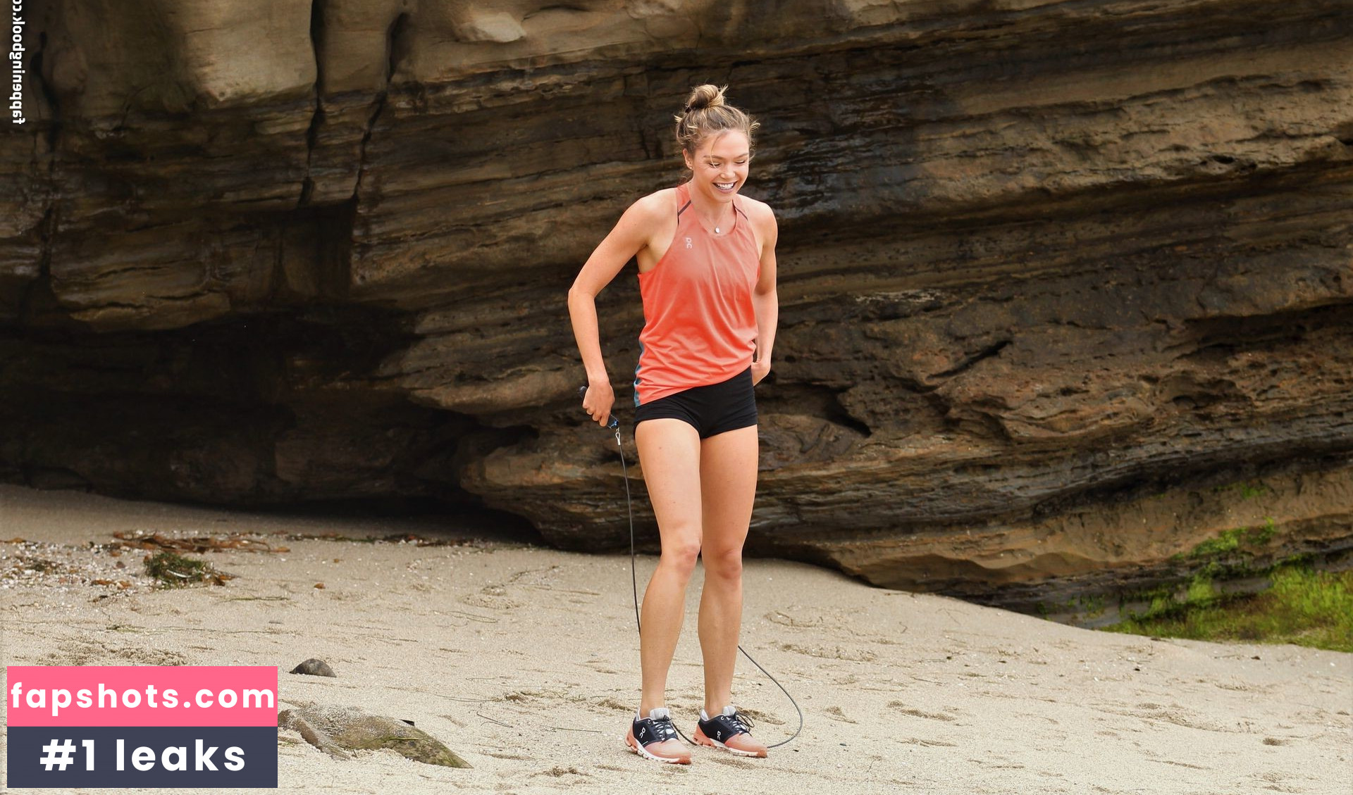 Chari Hawkins gallery photo #33