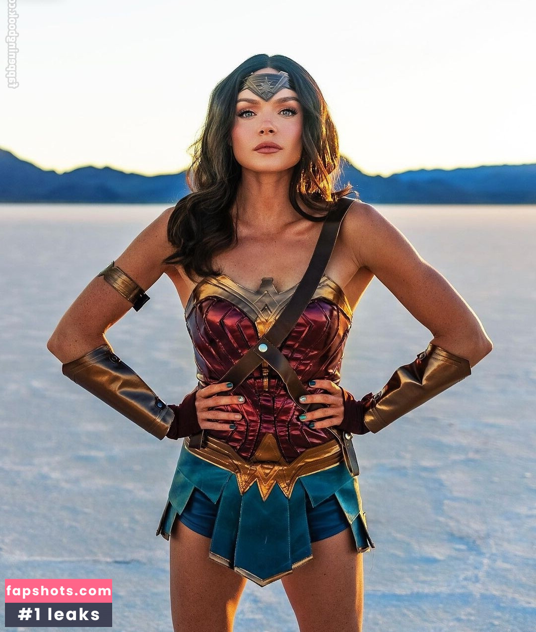 Chari Hawkins gallery photo #7