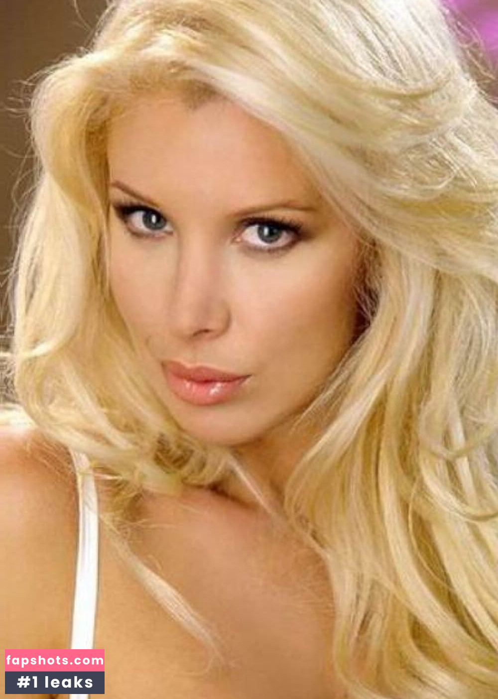 Charis B gallery photo #8