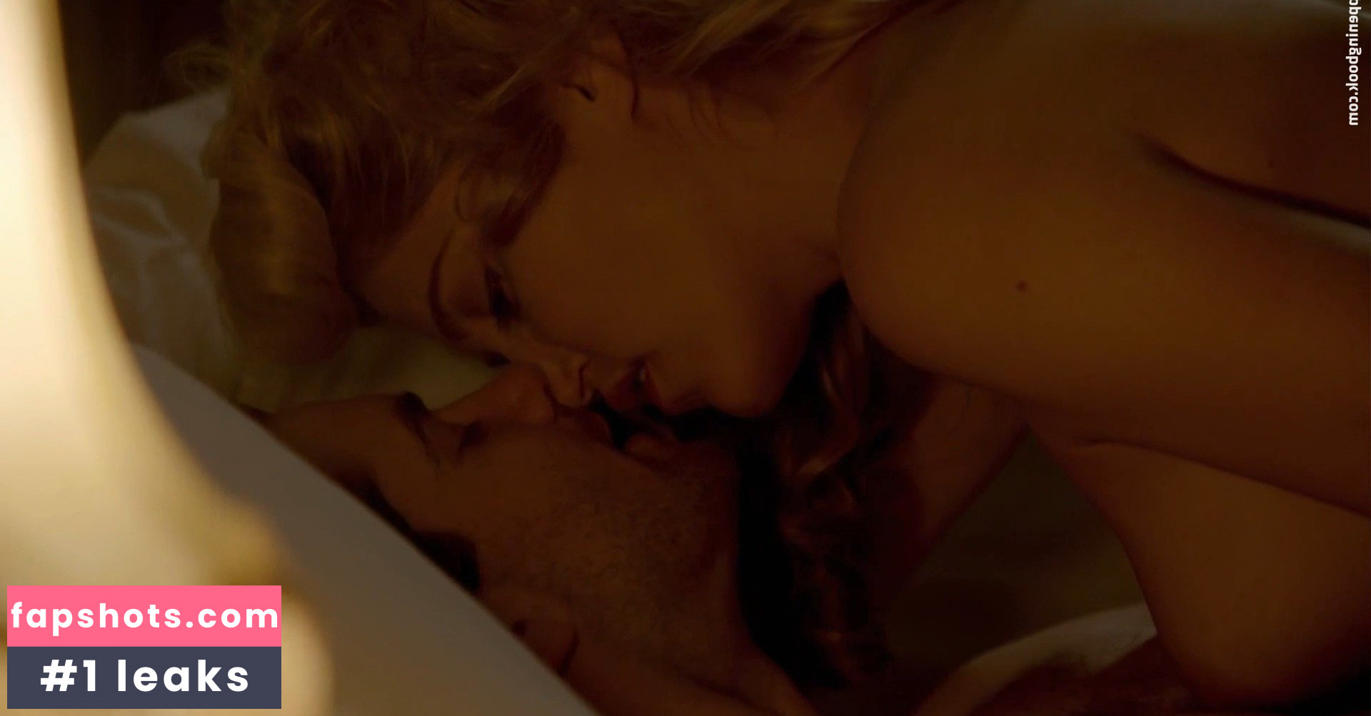 Charity Wakefield gallery photo #4