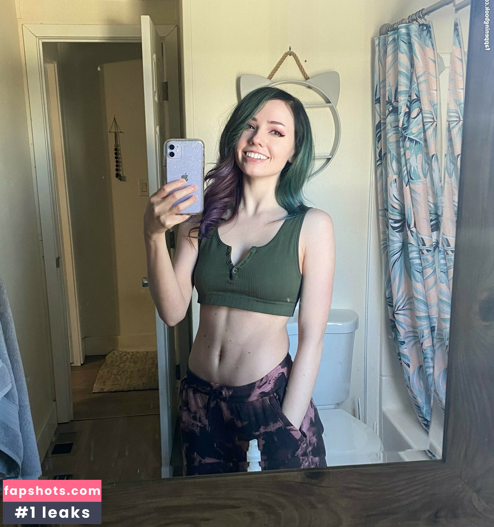 Charleemanderz gallery photo #8