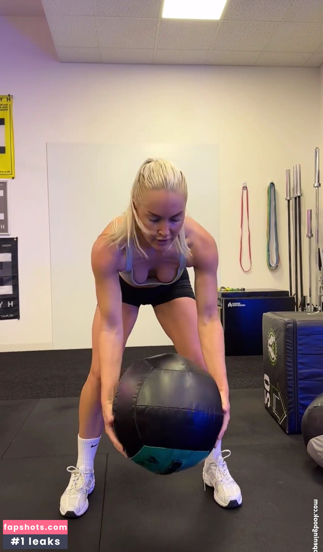 Charley Hull gallery photo #10