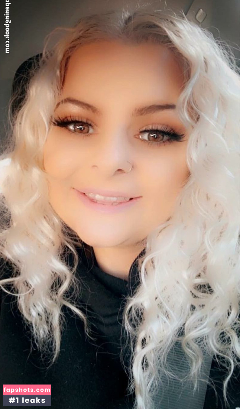 Charley Mairs gallery photo #6