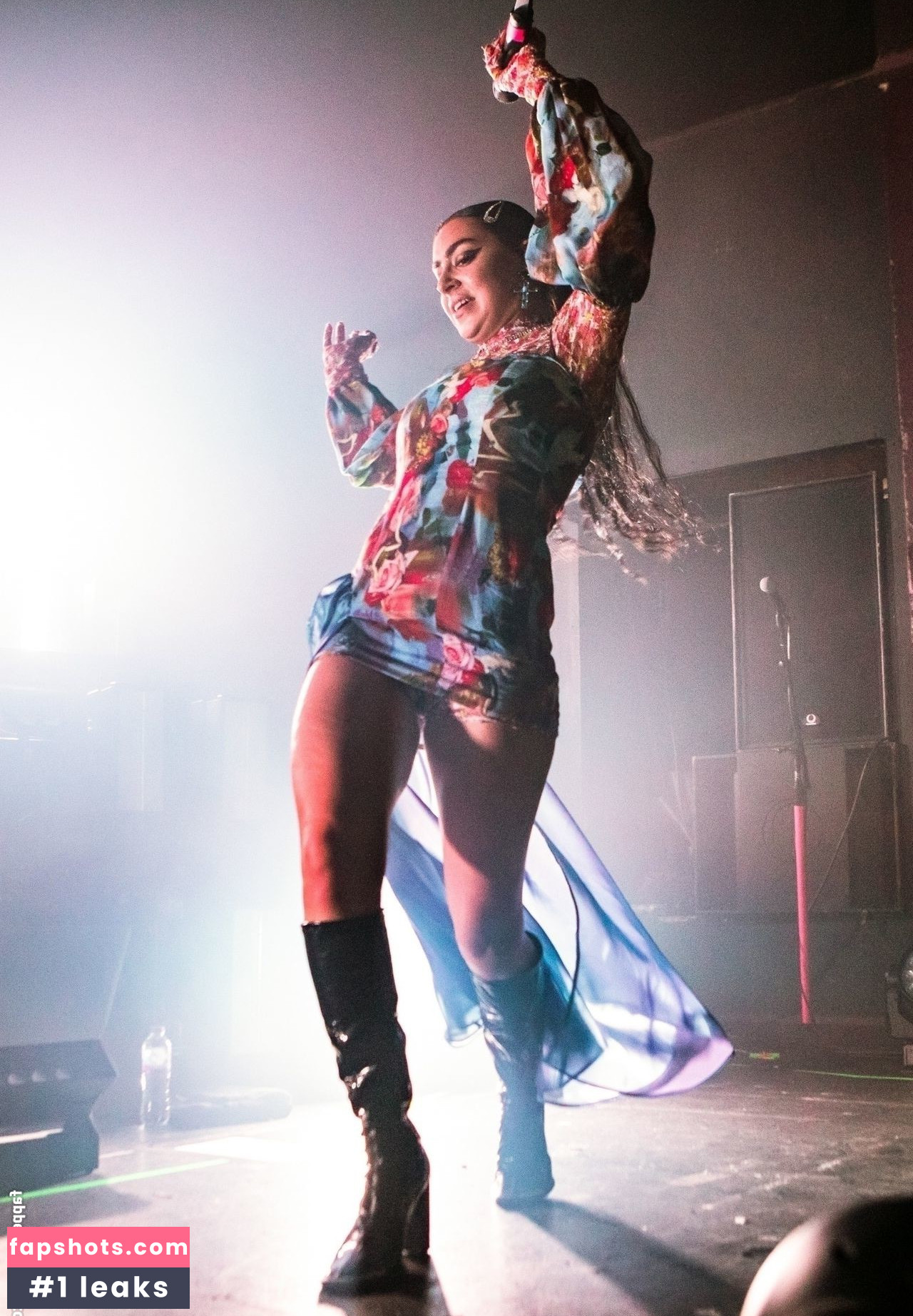 Charli XCX Nahé úniky fotek pouze od fanoušků #1019 - Fapshots