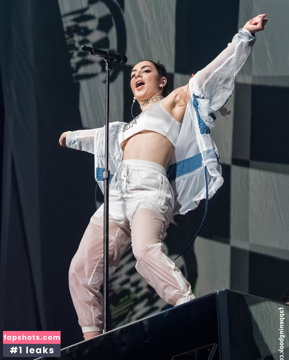 Charli XCX Nahé úniky fotek pouze od fanoušků #1134 - Fapshots