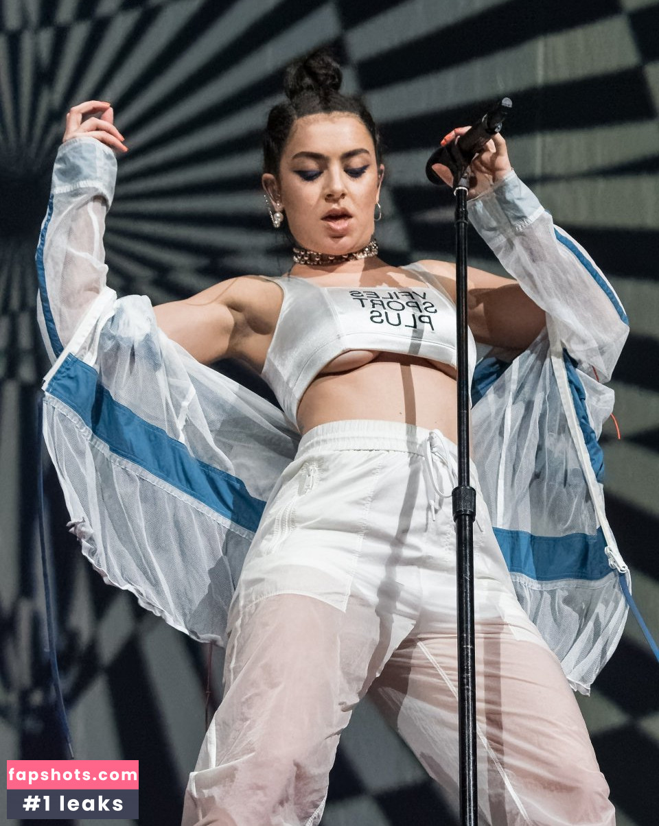 Charli XCX Nahé úniky fotek pouze od fanoušků #1137 - Fapshots