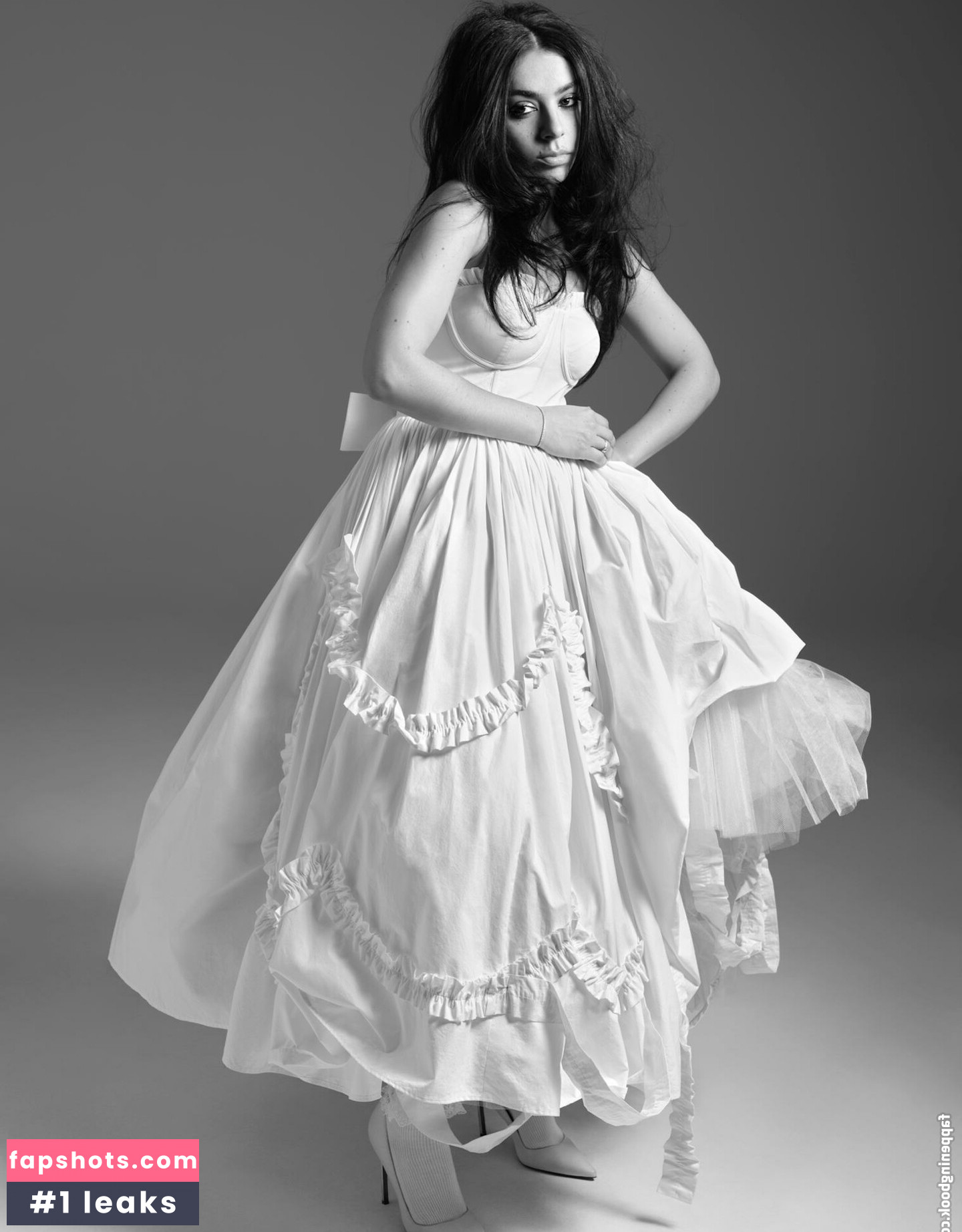 Charli XCX Nahé úniky fotek pouze od fanoušků #234 - Fapshots