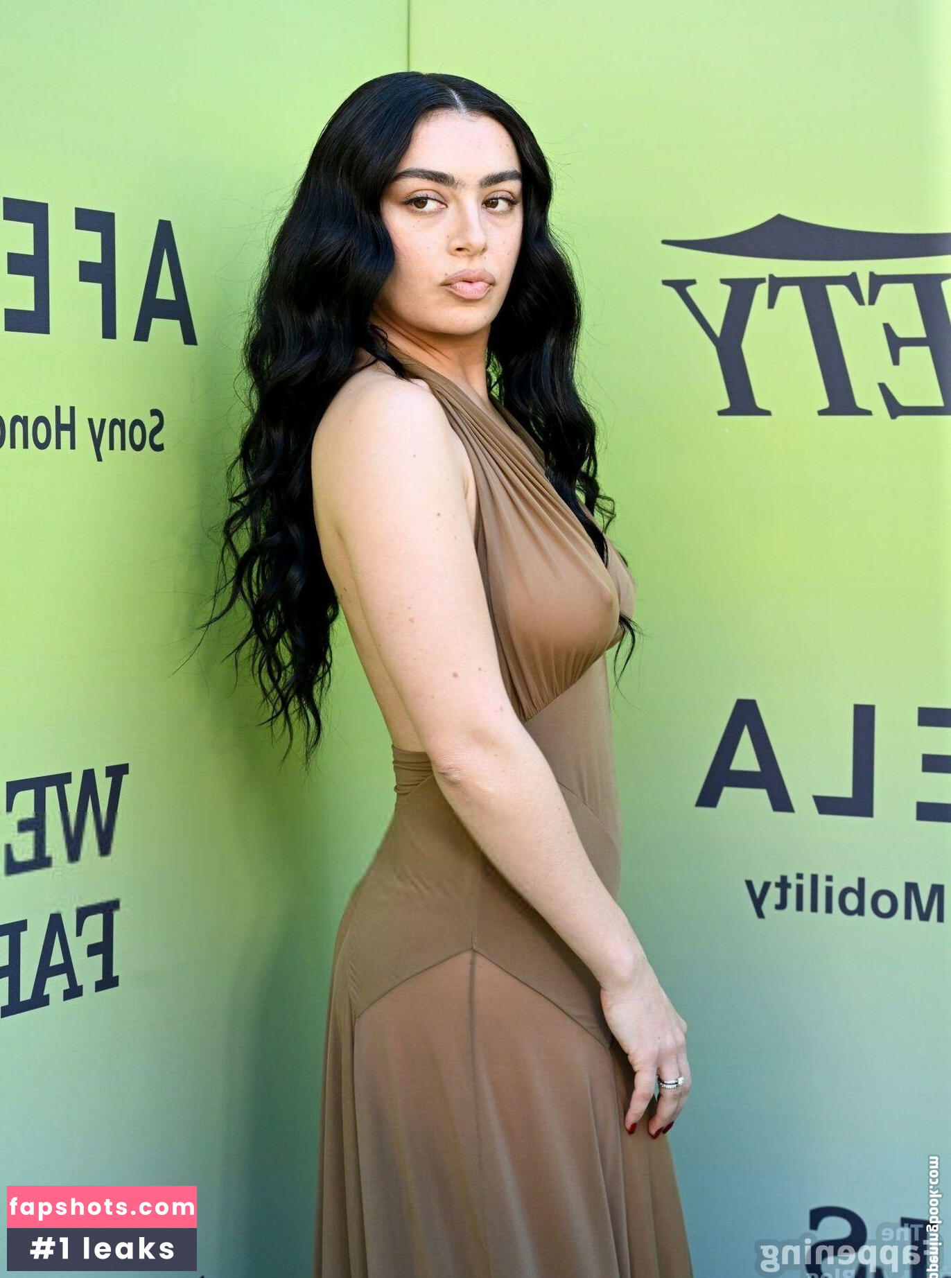 Charli XCX Nahé úniky fotek pouze od fanoušků #315 - Fapshots