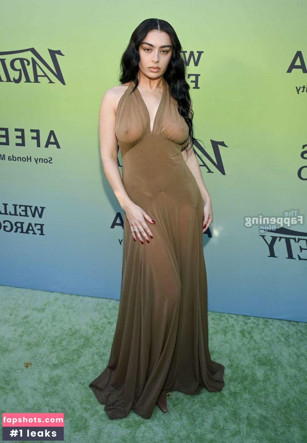 Charli XCX Nahé úniky fotek pouze od fanoušků #328 - Fapshots