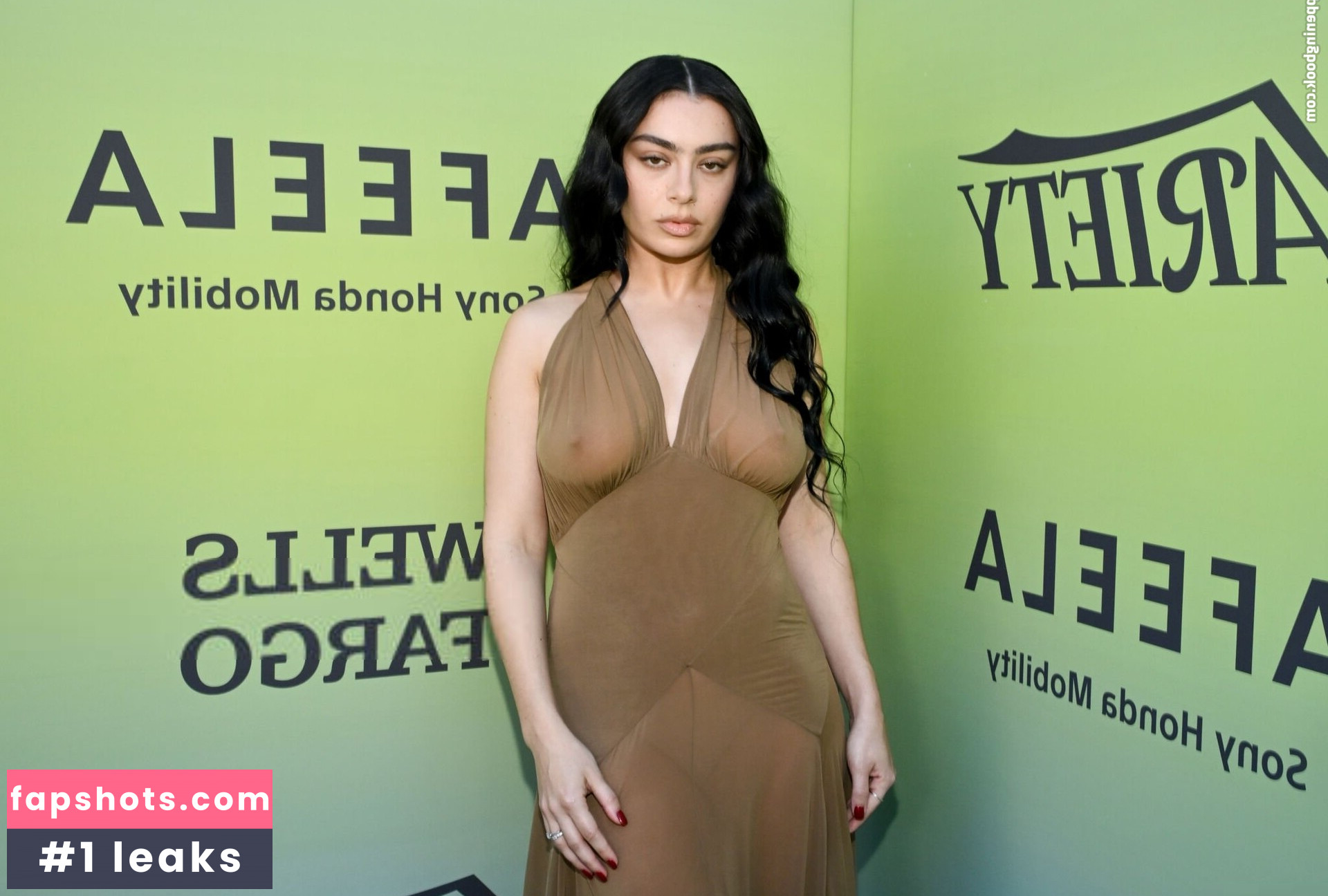 Charli XCX Nahé úniky fotek pouze od fanoušků #334 - Fapshots