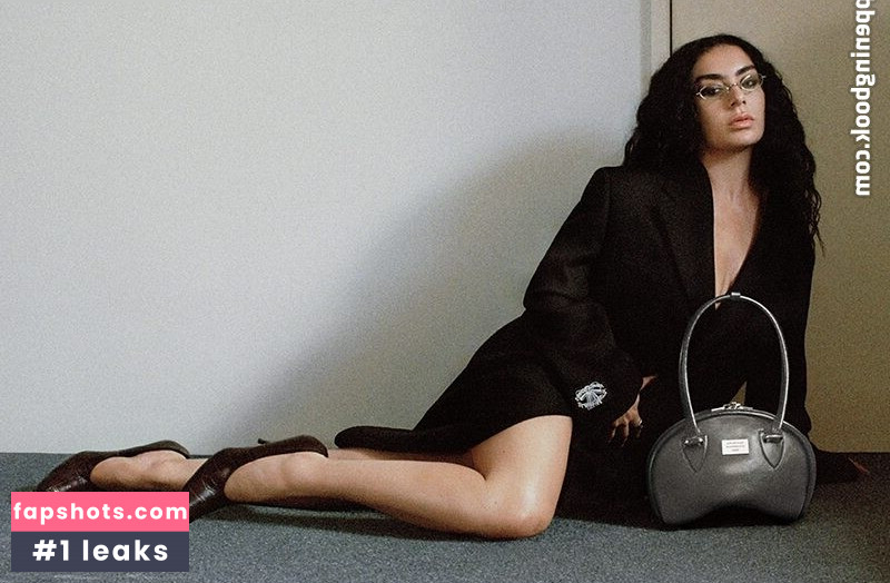 Charli XCX Nahé úniky fotek pouze od fanoušků #374 - Fapshots