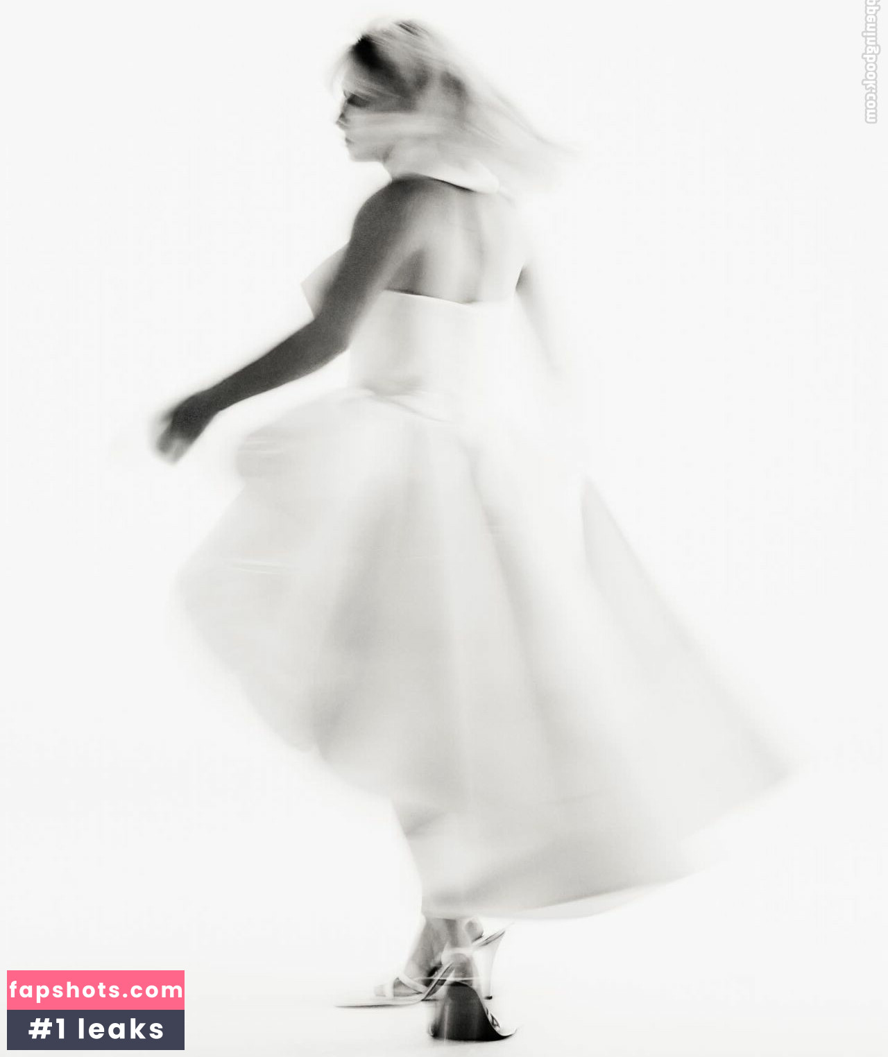 Charli XCX Nahé úniky fotek pouze od fanoušků #425 - Fapshots