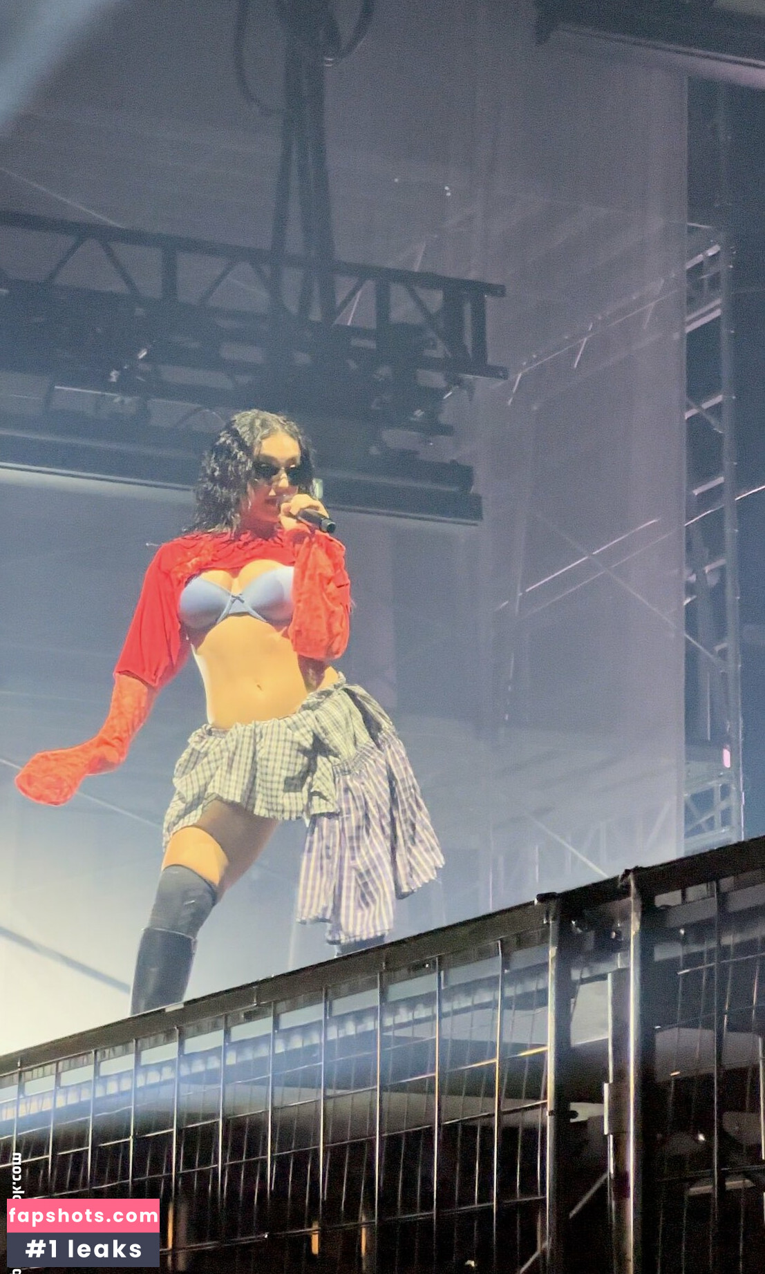 Charli XCX Nahé úniky fotek pouze od fanoušků #510 - Fapshots