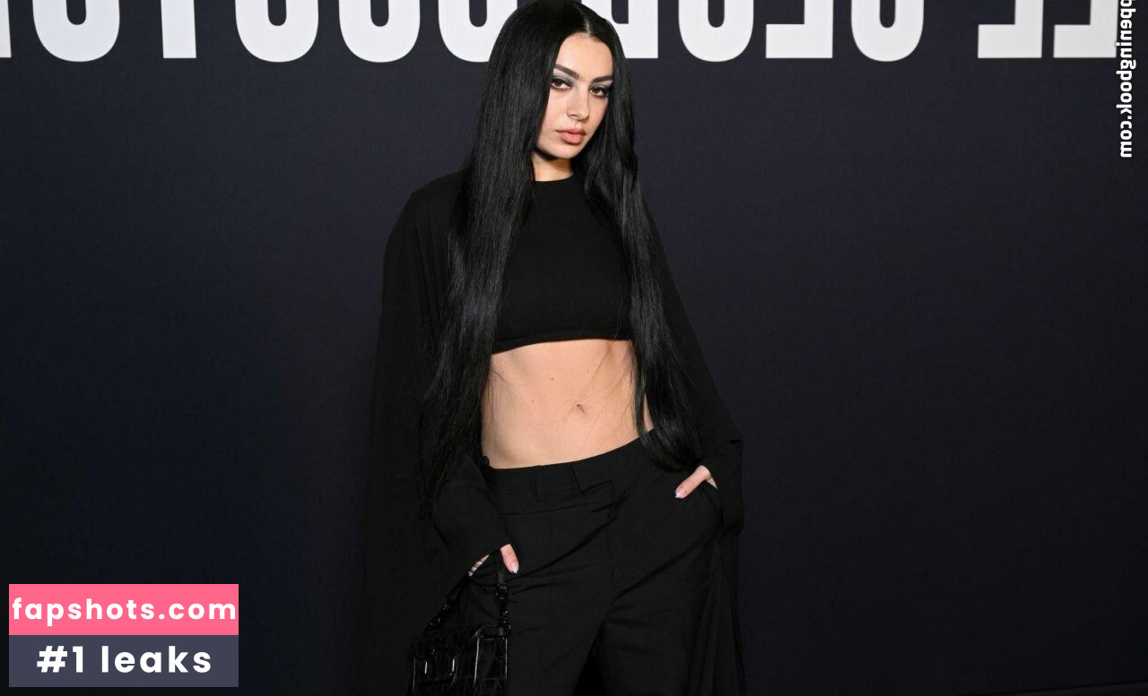 Charli XCX Nahé úniky fotek pouze od fanoušků #693 - Fapshots
