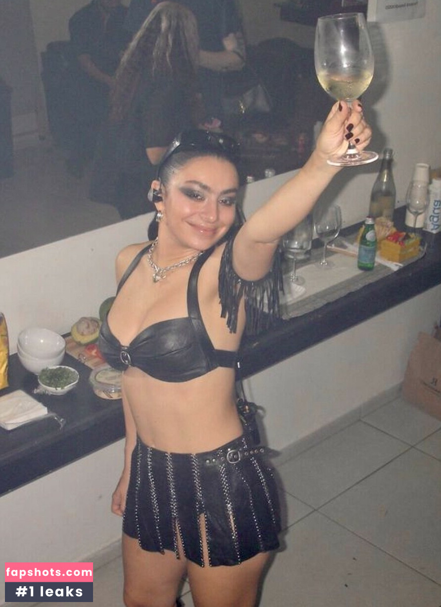 Charli XCX Nahé úniky fotek pouze od fanoušků #723 - Fapshots