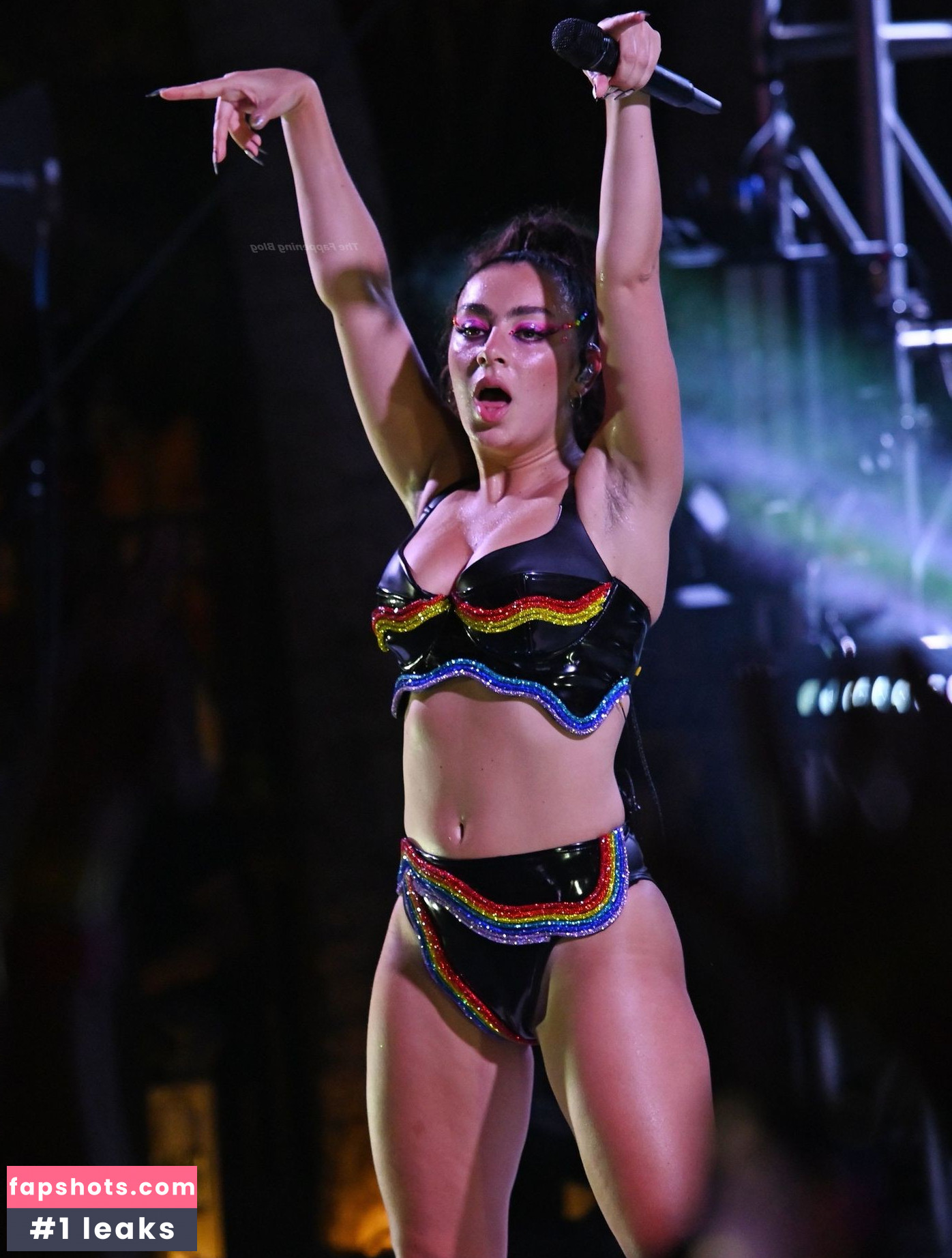 Charli XCX Nahé úniky fotek pouze od fanoušků #882 - Fapshots