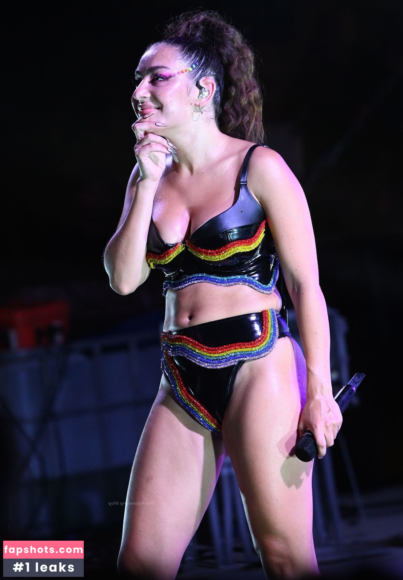 Charli XCX Nahé úniky fotek pouze od fanoušků #892 - Fapshots