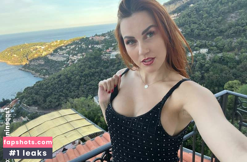 Charlie Red gallery photo #6