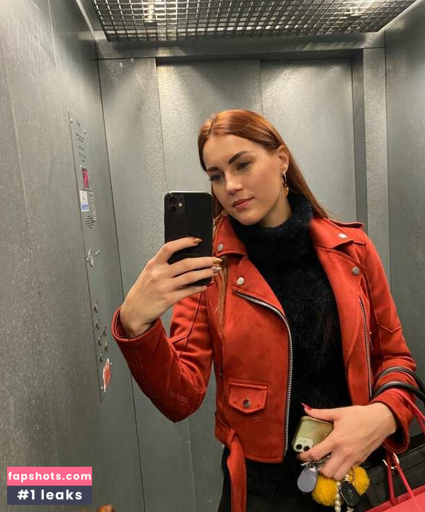 Charlie Red gallery photo #10