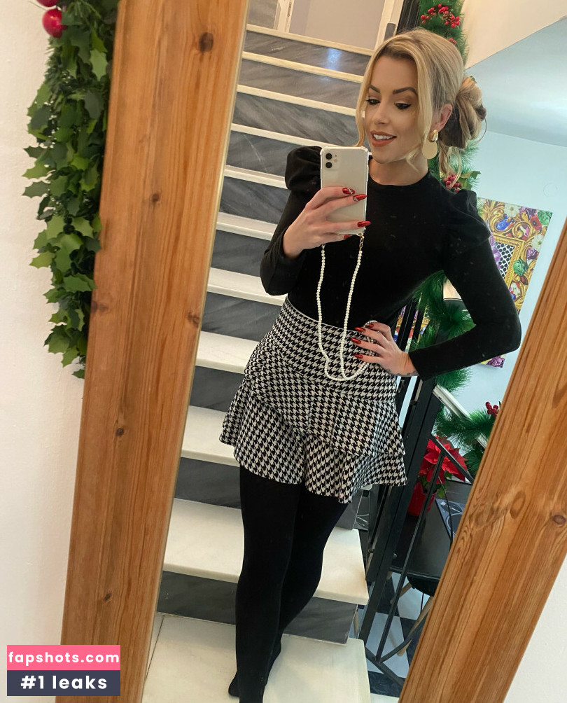 Charlie Zoe gallery photo #5